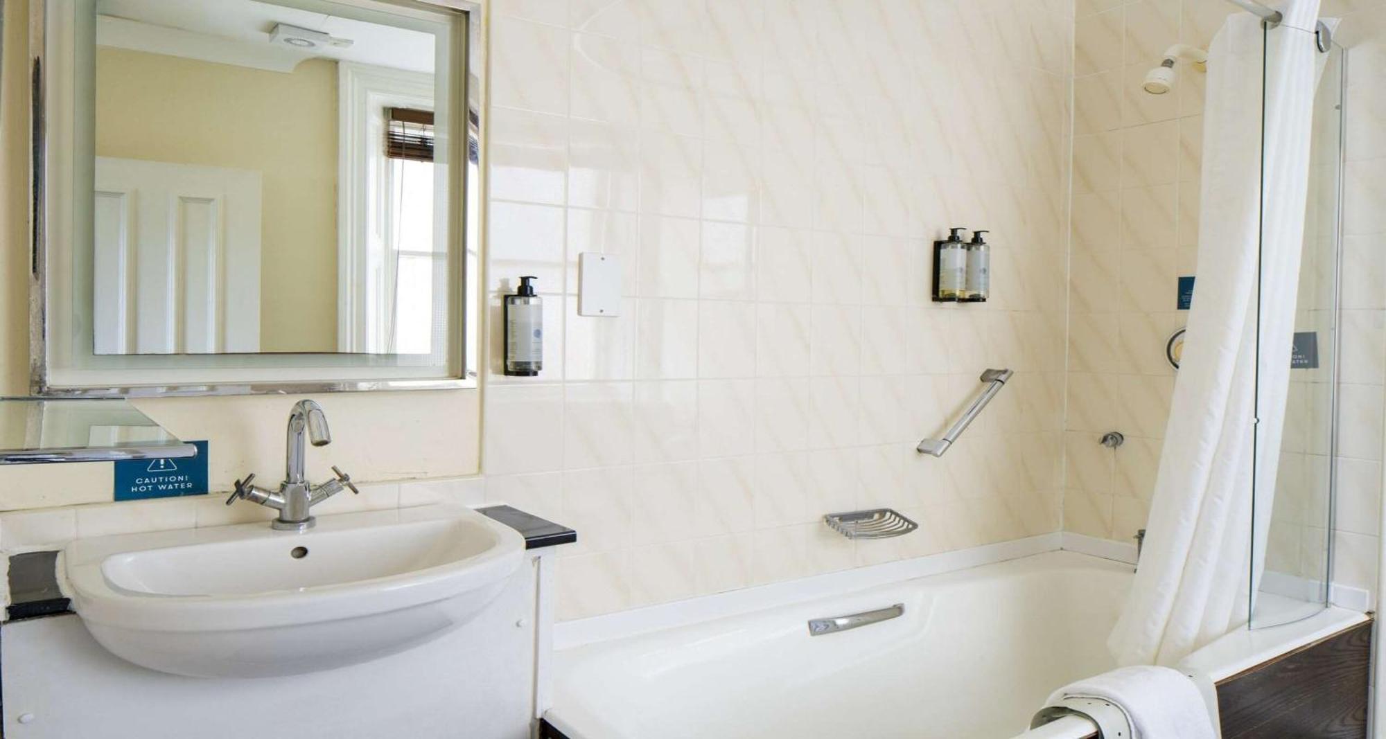 Carlton Hotel, Bw Signature Collection Hotel